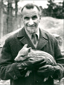 1975 THINGS HAS BITTER VICENTHAGNET JUST ANIMAL TIMES SMALL - Vintage Photograph