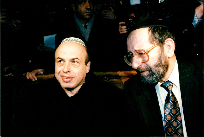Natan Sharansky besöker synagogan i Moskva - Vintage Photograph