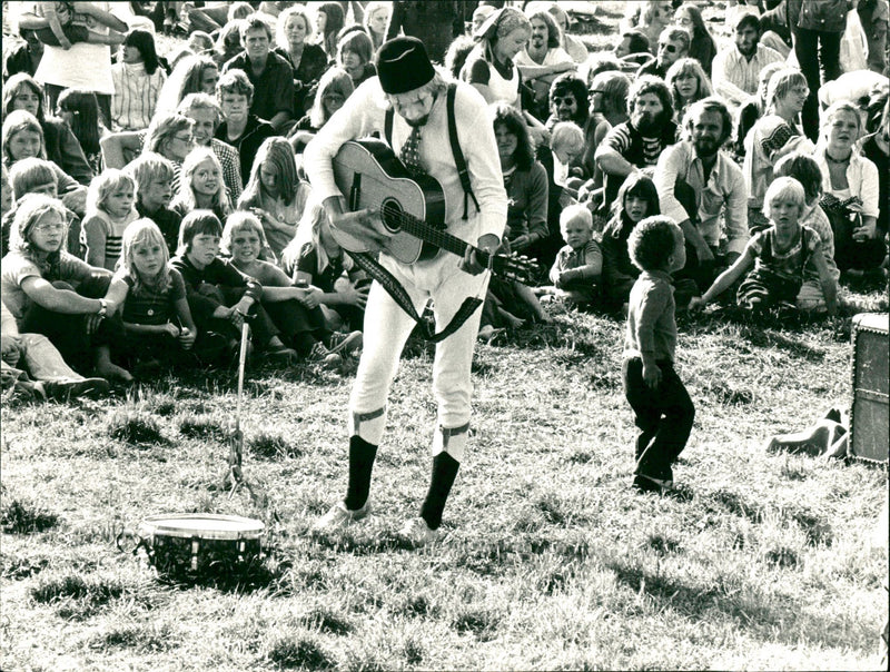 1973 AND GARDET FOLK MUSICAL PICTURE DAGBLADES FESTIVALS MUSIC - Vintage Photograph