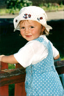 RUNAWAY GIRL PICS HUTCHISON SALLY MCGRATH SAFE HOME SWEDEN - Vintage Photograph