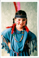 RUNAWAY GIRL PICS HUTCHISON SALLY MCGRATH SAFE HOME SWEDEN - Vintage Photograph