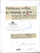 1971 HUGINI FIRM PICA GIVE STANDS DESK CONTINUE PRESS - Vintage Photograph