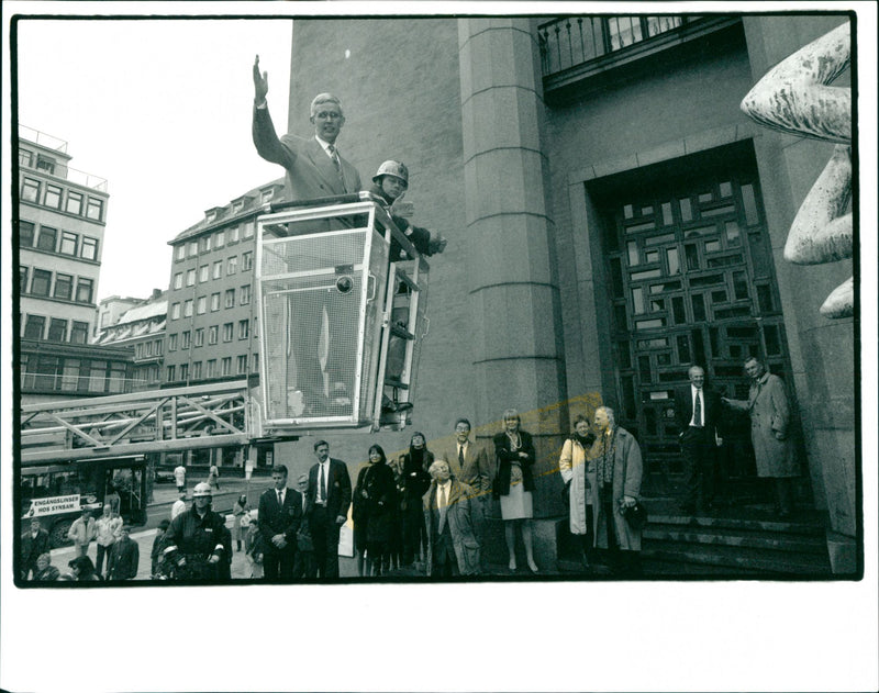 ERHET CLASS YOUNGER ESTE HAPPY CONCERT HOUSE PLACES AKE OPERA - Vintage Photograph