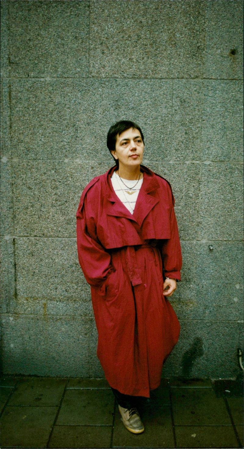 1990 AND CZECH QUESTION ROOM HAVE ABOUT PHOTO WRITERS WITHIN - Vintage Photograph