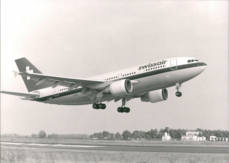 Swissair. - Vintage Photograph