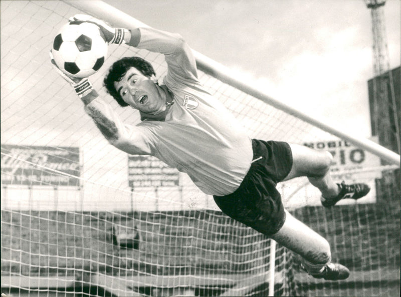 Dino Zoff - Vintage Photograph