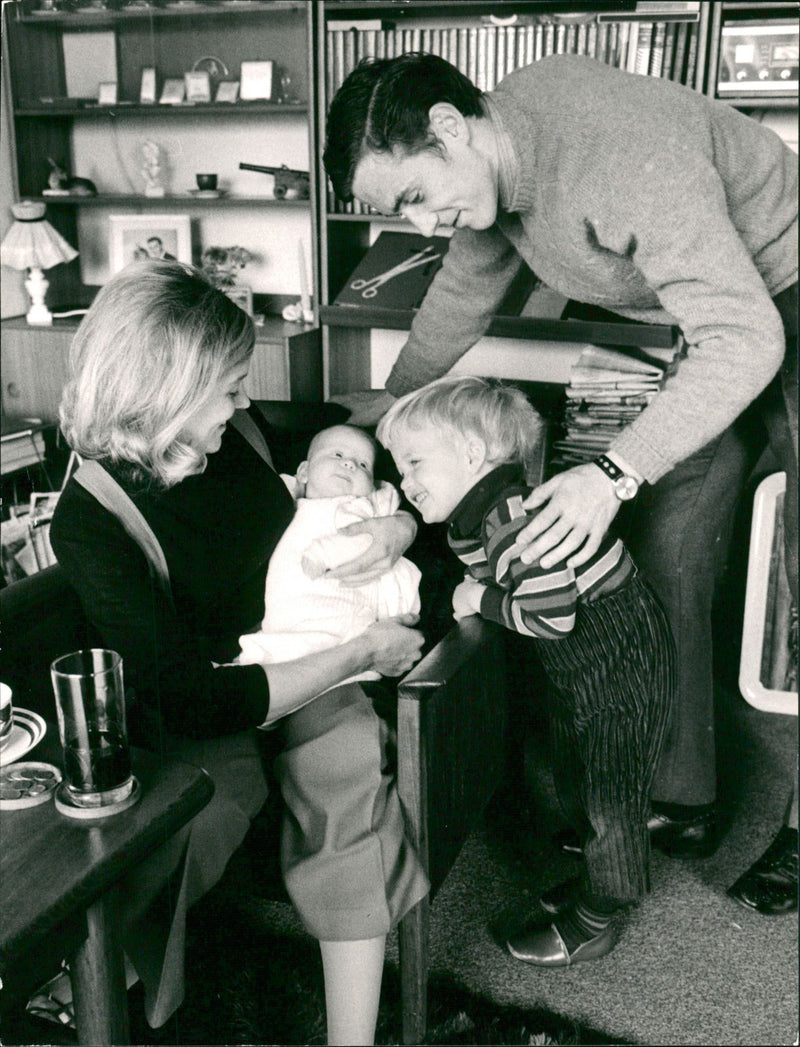 Ove Kindvall, Sylvia Kindvall, Niklas Kindvall and Tina Kindvall. - Vintage Photograph