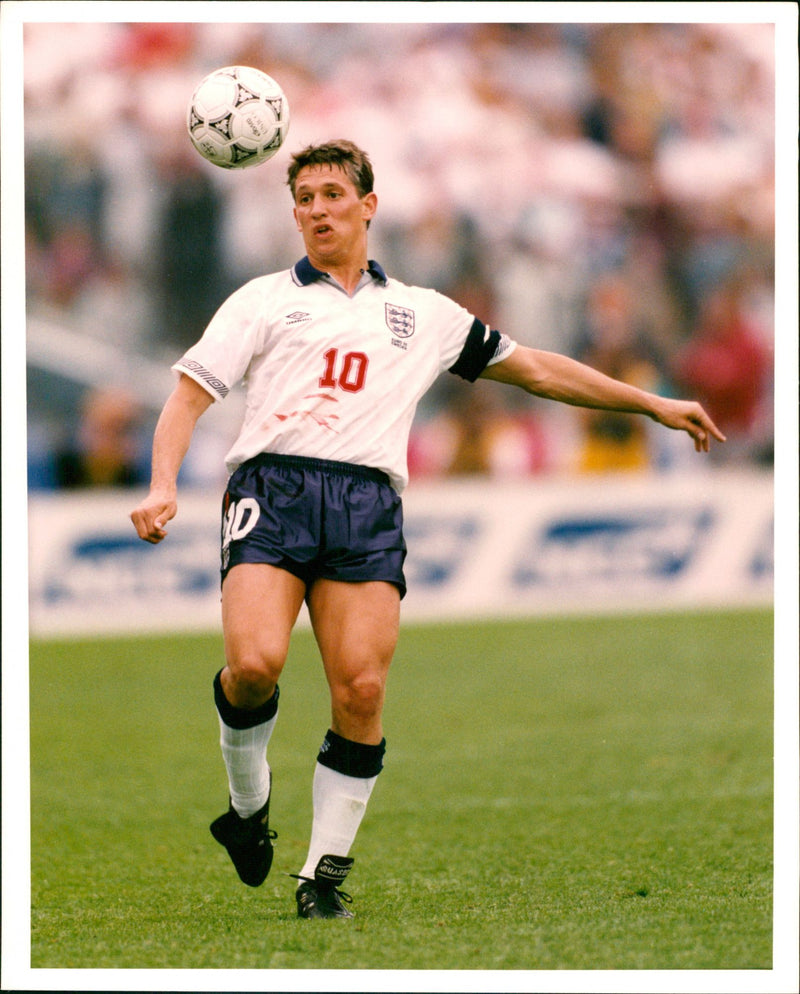 Gary Lineker, football. - Vintage Photograph