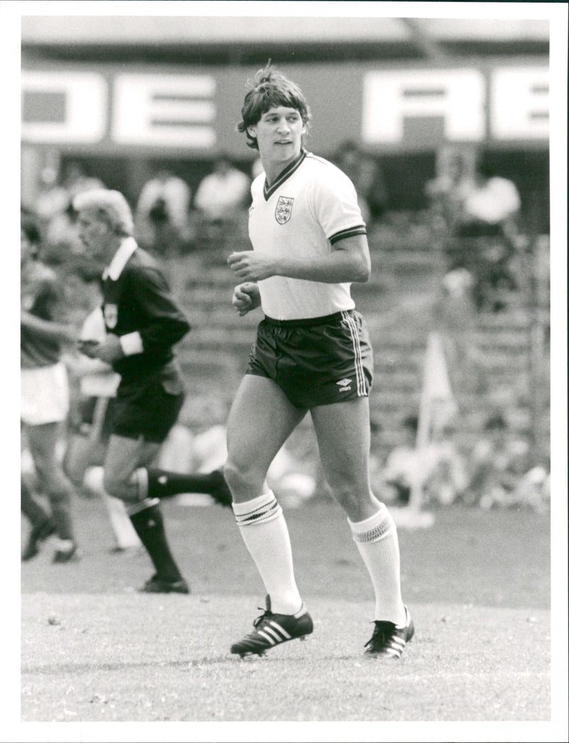 Gary Lineker, football. - Vintage Photograph