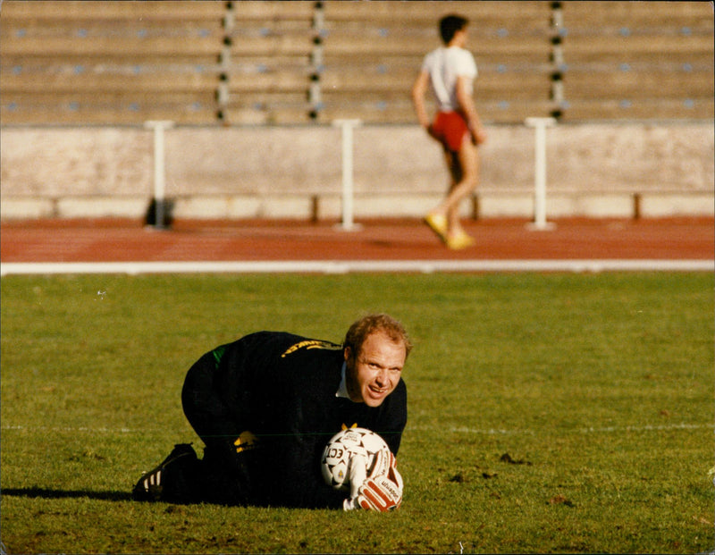 Thomas Ravelli, Swedish footballer - Vintage Photograph