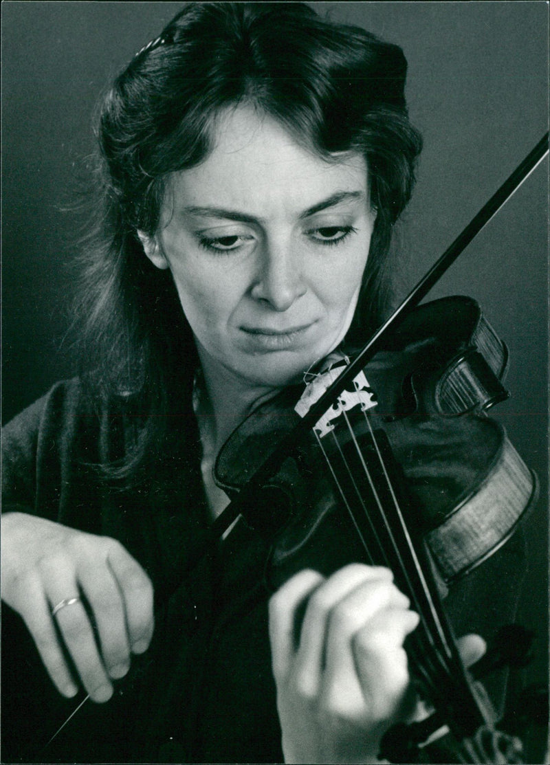 1985 EARLY MUSIC - Vintage Photograph