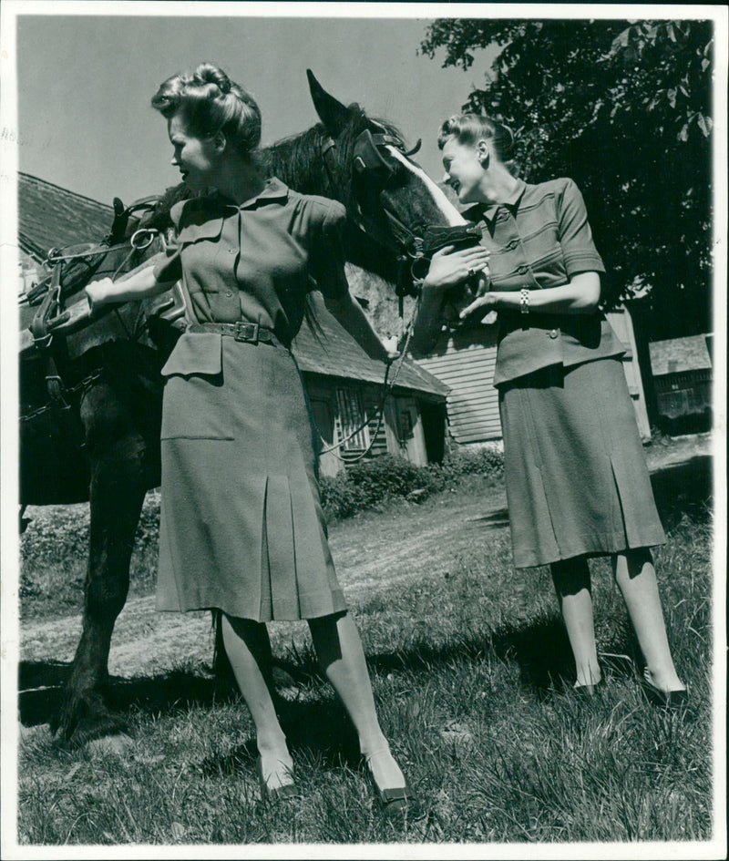 Two-piece dress of utility" models - Vintage Photograph