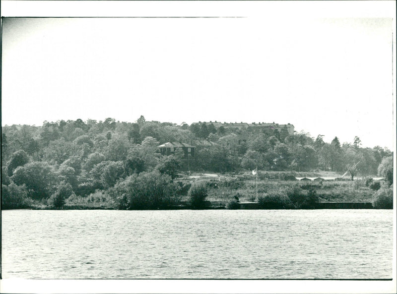 RAIH MOVE TENG HOST MINNEBERG ALVIKS NATURE BUILD AND NYGREN LENNART - Vintage Photograph