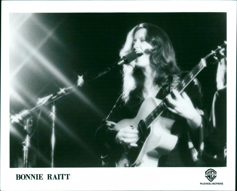 Bonnie Raitt - Vintage Photograph