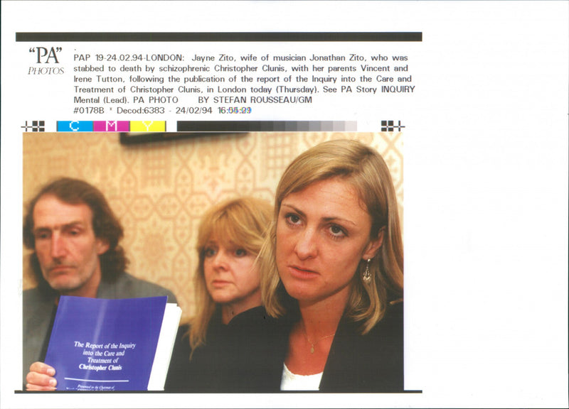 MUSICIAN DEATH WIFE - Vintage Photograph