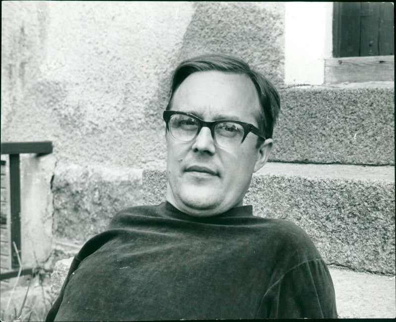 SECOND HEN ABERY PAROHISTA RUM SISEN YOU UNPRINT SVENSKA XOM ARKIVET POET - Vintage Photograph