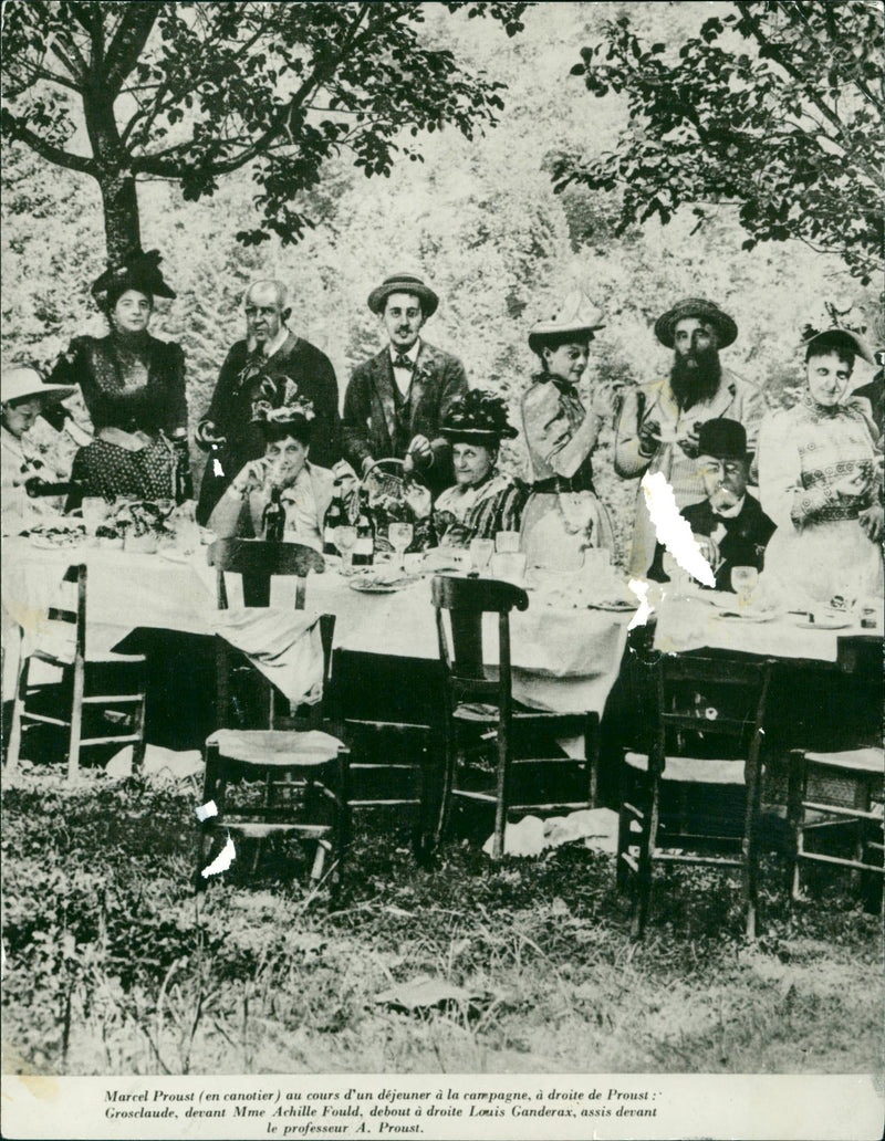 Marcel Proust under en idyllisk frukost på landet - Vintage Photograph