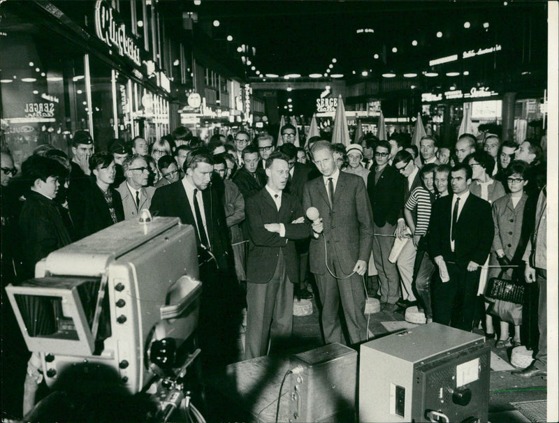 Sweden's politicians are being questioned by Sweden's radio and TV - Vintage Photograph
