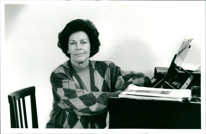 Käbi Laretei, Concert pianist. - Vintage Photograph