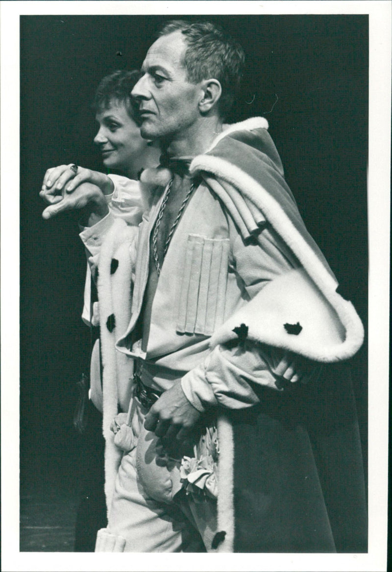 Ulf Tistam and Birgit Carlsen in the National Theater's autumn tour Thirteen Day Evening. - Vintage Photograph