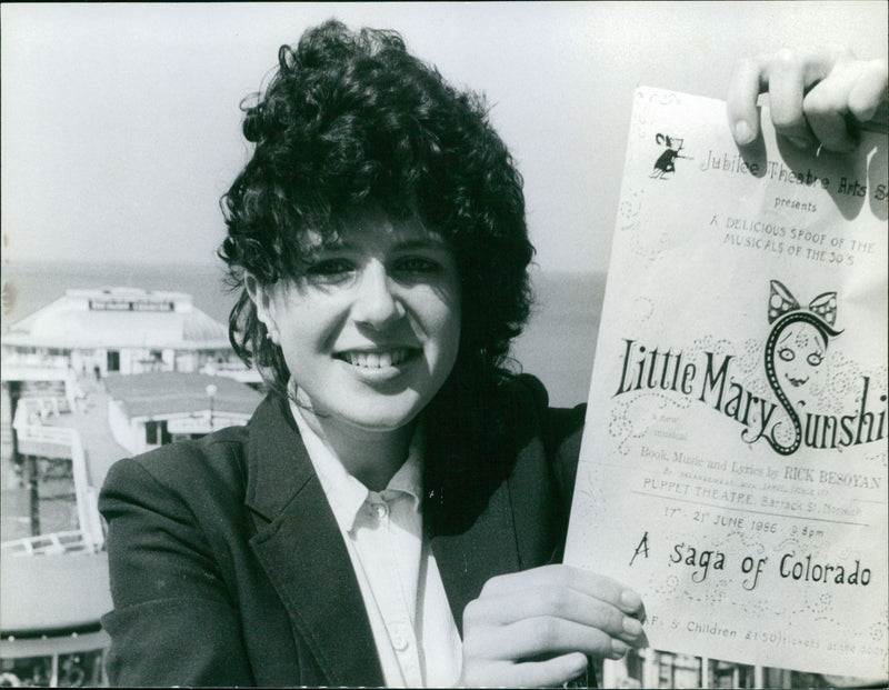 1986 MUSIC MARY - Vintage Photograph