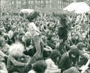 1972 FLOOK KEYSTONE CROWD CRICKET SHOWS CONVERGED PART DUKE ROCK BRITAIN PRESS - Vintage Photograph