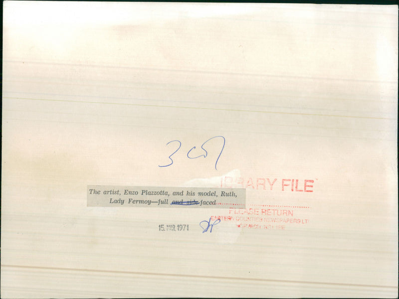 The artist Enzo Plazzotta, and his model, Ruth Lady Fermoy - Vintage Photograph