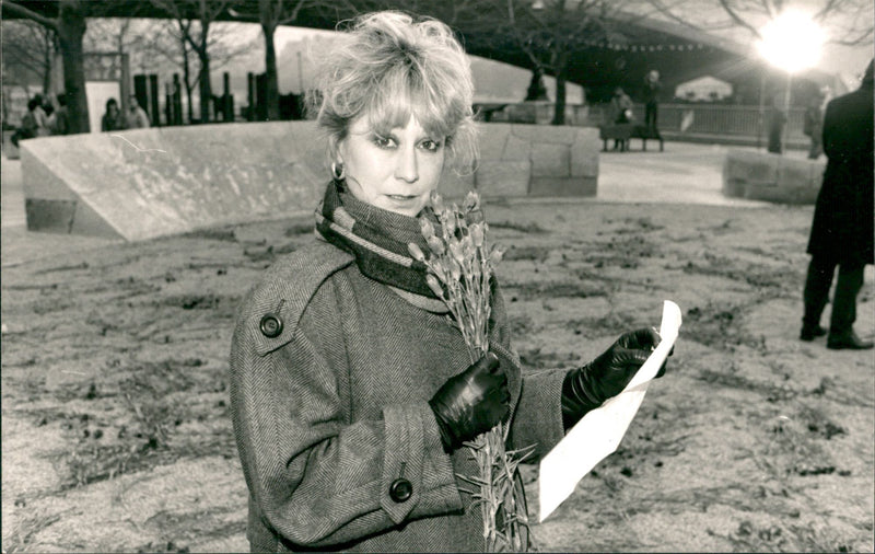 Felicity Kendal - Vintage Photograph