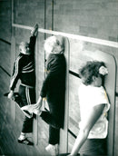 BLACK GUBLICURING SVG NOS PENSIONS OVER OVER GYMNAST STAR DUKE JOHN WIFE - Vintage Photograph