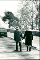 HYGREN ENGLISH FEAL PENSIONERS DAIBLADED LENN STAR DUKE JOHN WIFE - Vintage Photograph