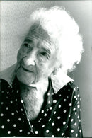 UNE HER ALMOST MONDE NURSING ALIVE FETE COMPLETE JOHN DUKE STAR PRESS WIFE - Vintage Photograph