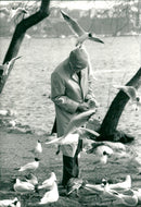 OTHE TELEPHONE PEONT DISCLOSED IMAGE LEIF JANSSON STAR DUKE JOHN WIFE - Vintage Photograph