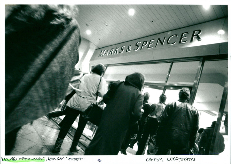 MARTES SPENCER STORES - JAN CHECKCD PIS - Vintage Photograph