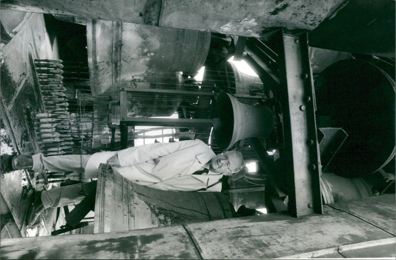 POETSCK TOWN SHOWS UPON AND OFF SHOULD ENGLISH BELL OLD - Vintage Photograph