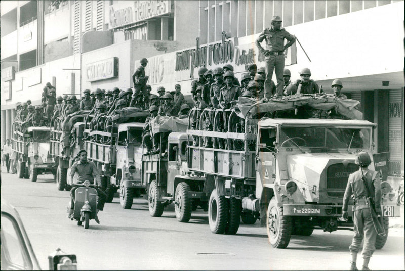 Hundreds of soldiers stand guard under the funeral train and cremation of Indira Gandhi - Vintage Photograph