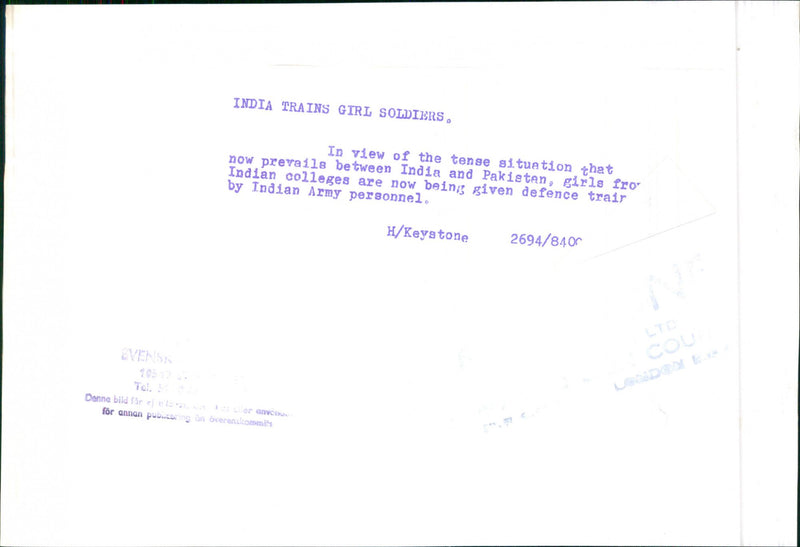 Female students are trained in Indian defense during the India-Pakistan conflict - Vintage Photograph