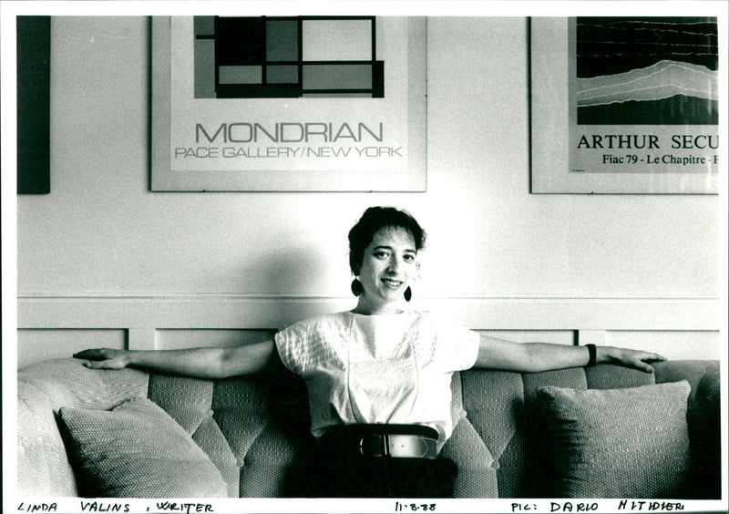 Linda Valins
Writer - Vintage Photograph