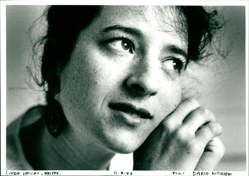 Linda Valins
Writer - Vintage Photograph