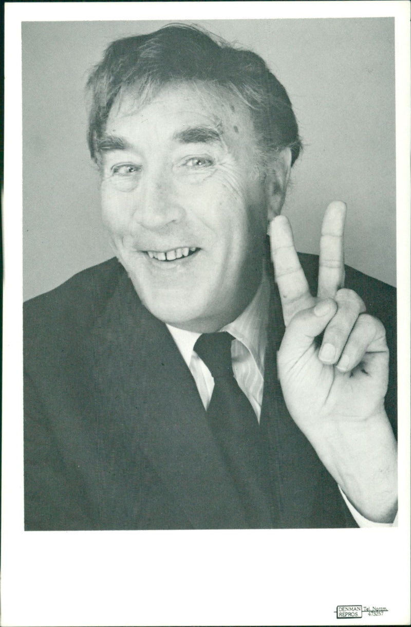 Frankie Howerd - Vintage Photograph