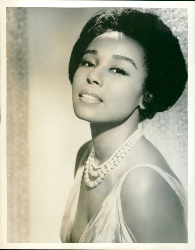 Diahann Carroll - Vintage Photograph