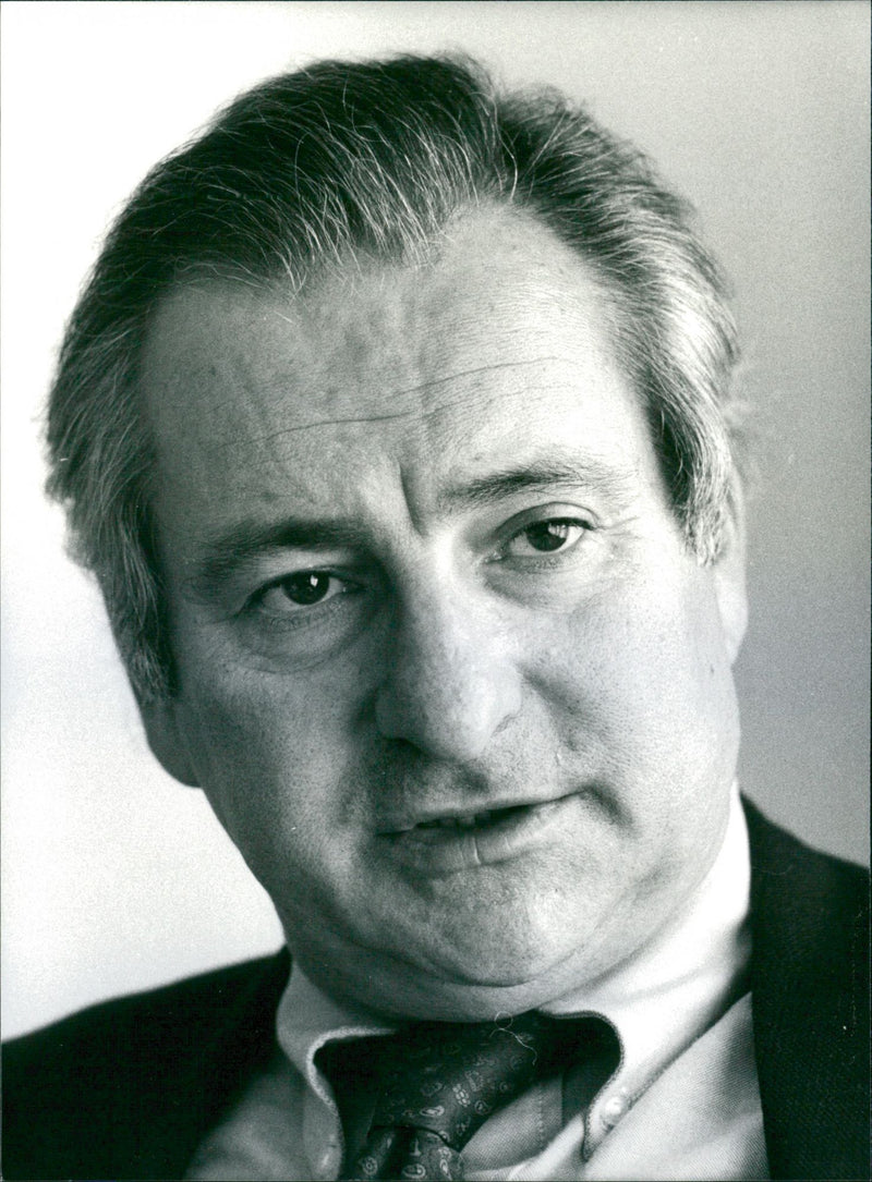 1982 ENTERED AND S UNIVERSAL KEYSTONE AMERICAN WRITER - Vintage Photograph