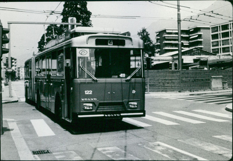 1978 INVESTING DAIM MODERN TRAFID CURSURILECTIONS ITALY TRAIN SWEDISH VOLVO ARE - Vintage Photograph