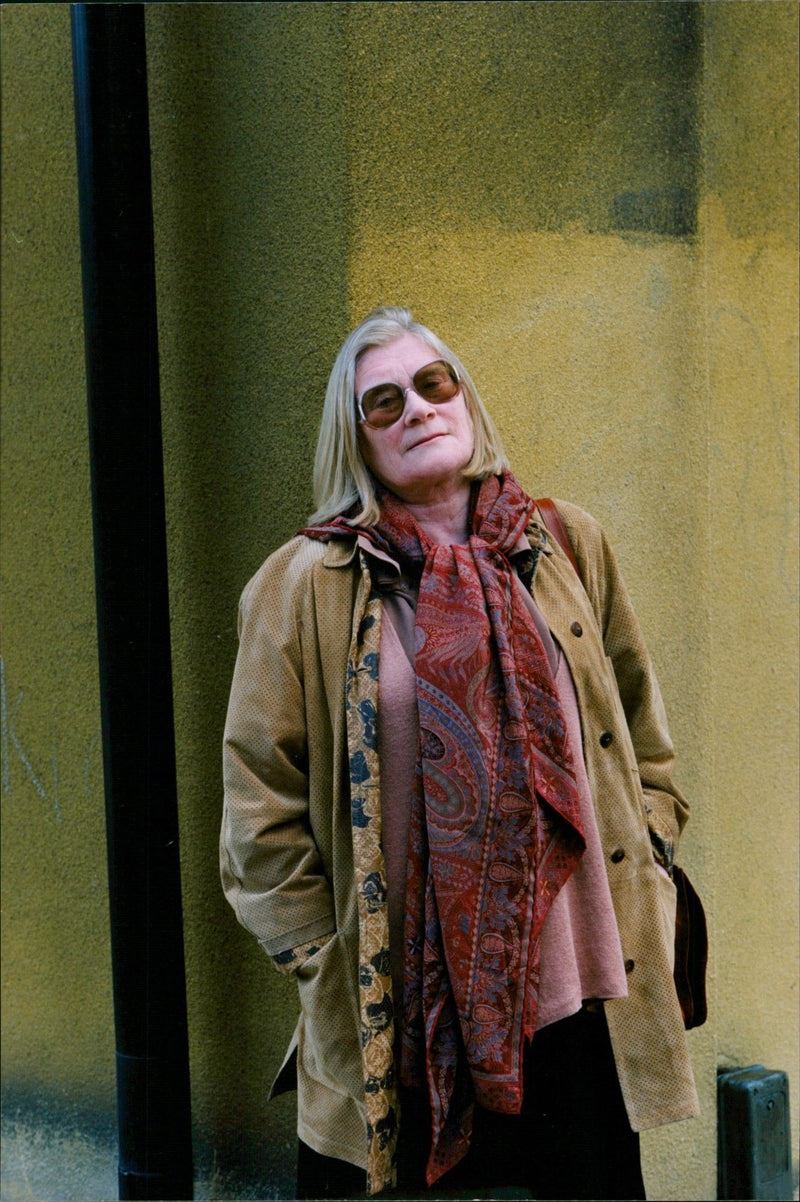 JENNIFER WRITER IRELAND JOHNS - Vintage Photograph