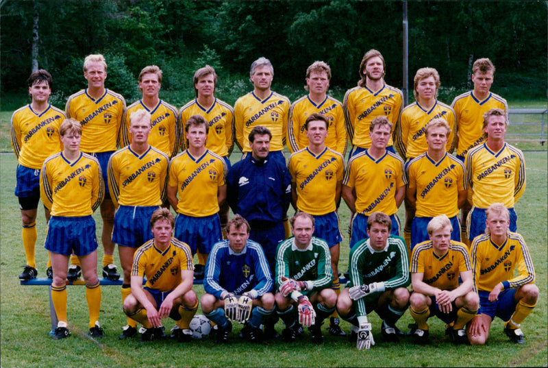 1990 FIFA World Cup: Swedish Football Team. - Vintage Photograph