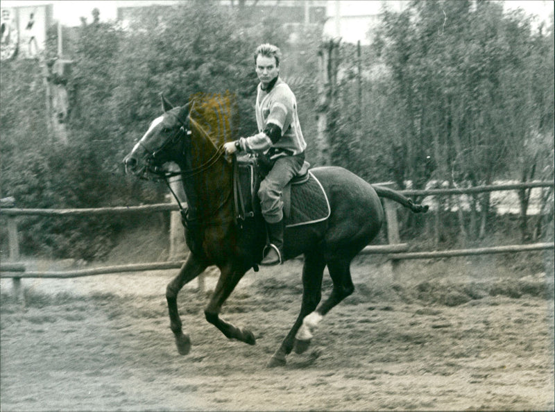 Sting rides - Vintage Photograph