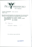 SING SALE ARCHIVEPICTURE DESK MURDER IMAGE ACTION DELIVE ROTH - Vintage Photograph