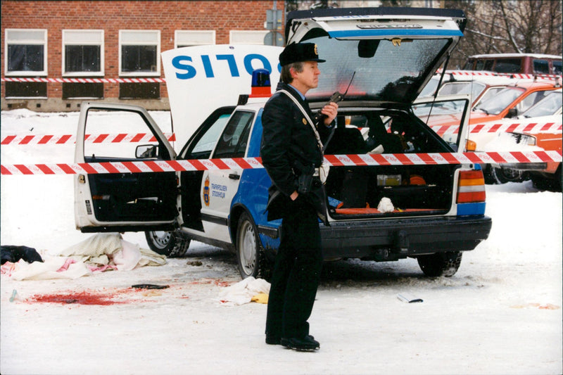 1992 SING SALE DESK MURDER FEARURE EDITION IMAGE DELIVERY ROTH - Vintage Photograph