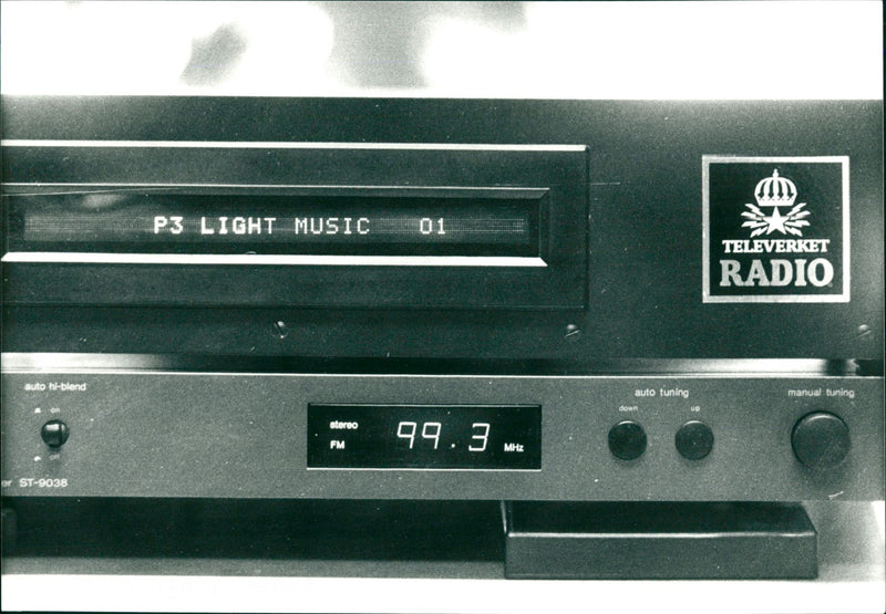 1982 OTHER BUT SHALV WHICH MESSAGES YOU ITS PLEQUIPPED USED MUSIC - Vintage Photograph