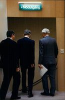 1990 EXPEDITIONISTS SITTING RESIGNATION CARLSSON CRISIS SOK - Vintage Photograph