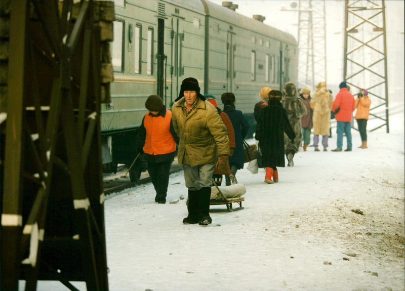 1952 TELEPHOTO PICA DESK LANDSCAPE SIBERIA VIU IMAGE DELIV RUSSIA - Vintage Photograph